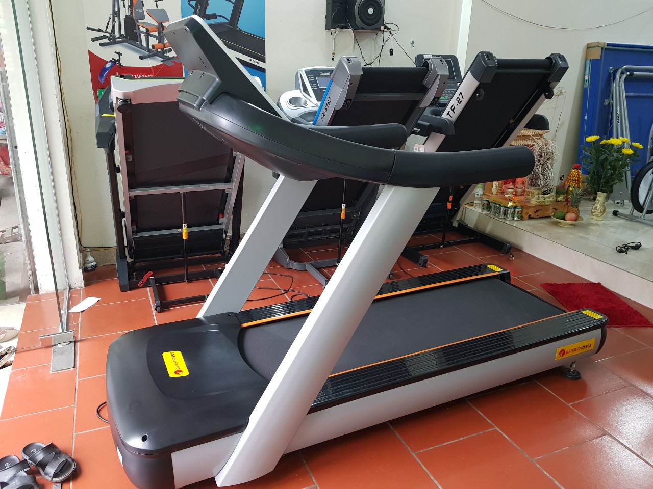 MÁY CHẠY BỘ ĐIỆN PHÒNG GYM DV-JB8800B