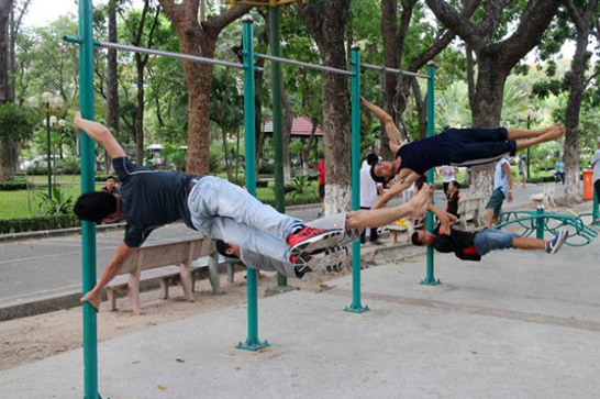 Tập luyện ngoài trời đúng cách để phòng tránh thoát vị đĩa đệm